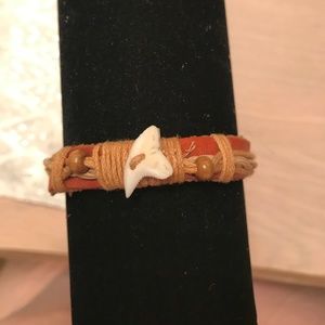 NWOT Genuine Sharks Tooth Brown Leather Bracelet